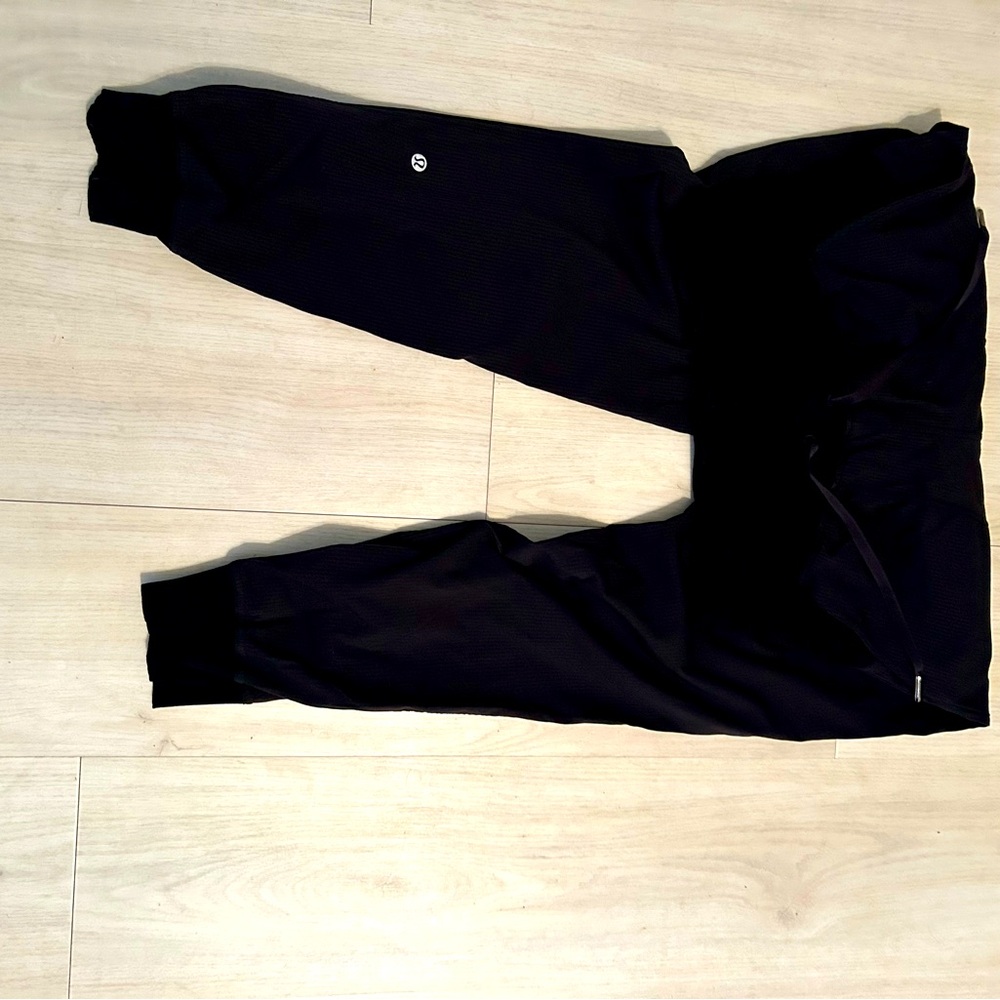 Lululemon studio pants size 6 black